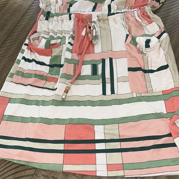 Limited Edition Beach 🏖️ Dress 🖼️ Deco Look 👀Miamibased hotel 🏨 The Webster - Picture 15 of 17